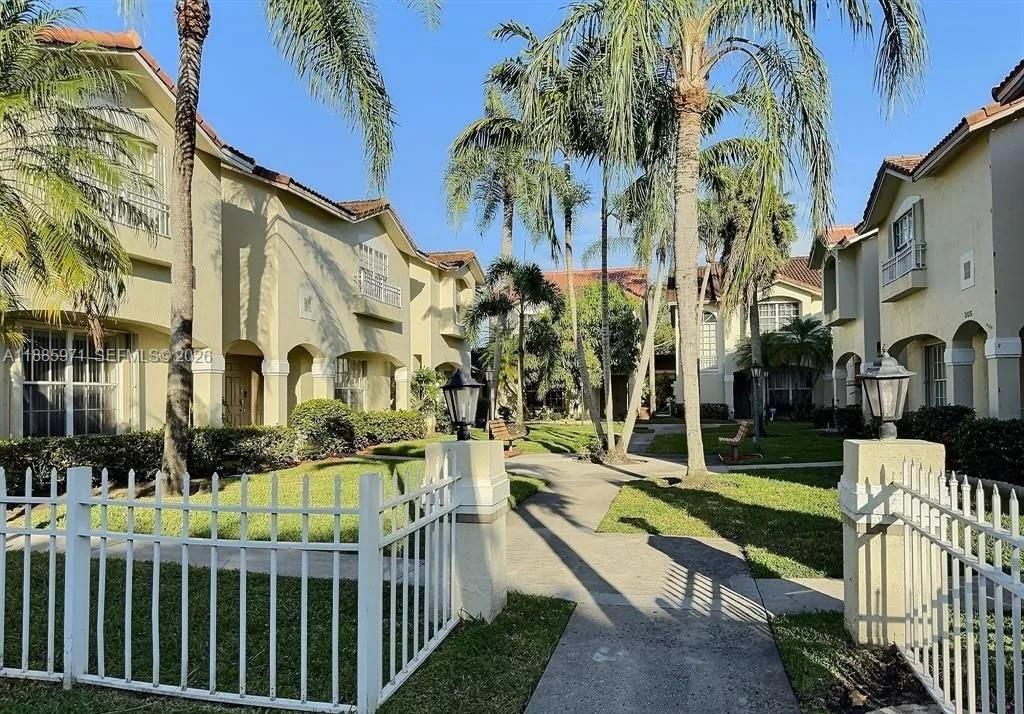 PEMBROKE POINTE - Residential