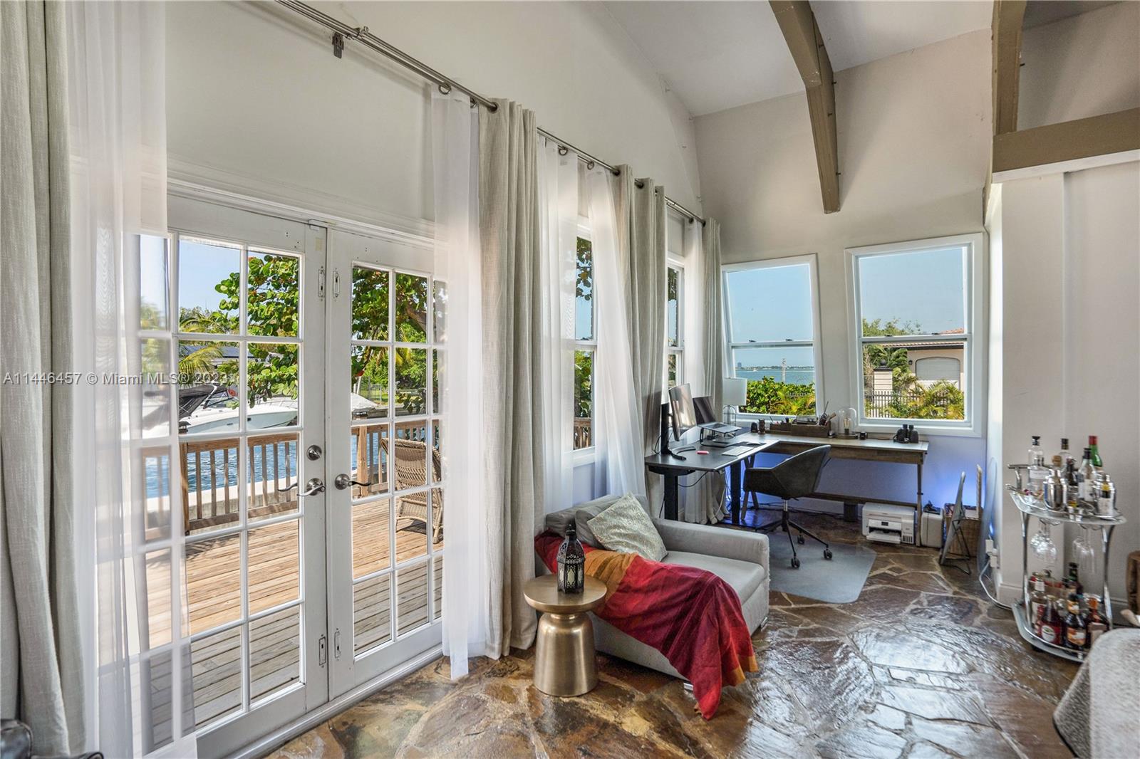 DAVIS HARBOR - Residential