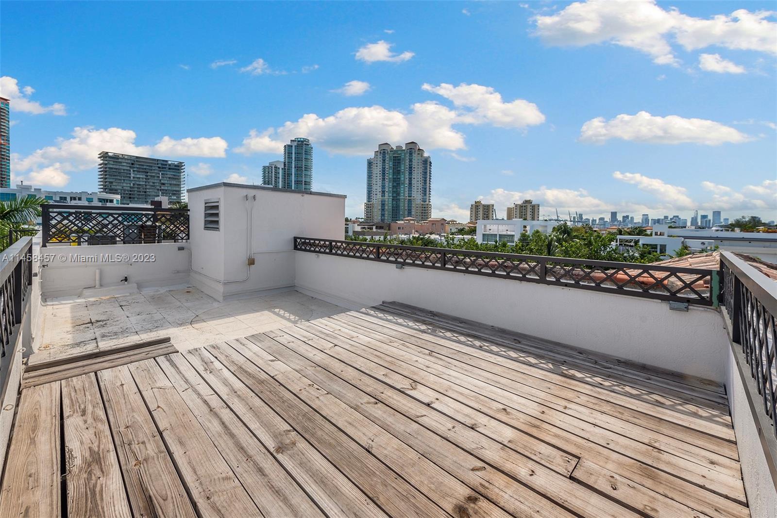 ARMITAGE PLACE NO 1A COND - Residential