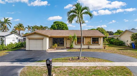 Single Family Residence in Pembroke Pines FL 8641 7th Ct.jpg