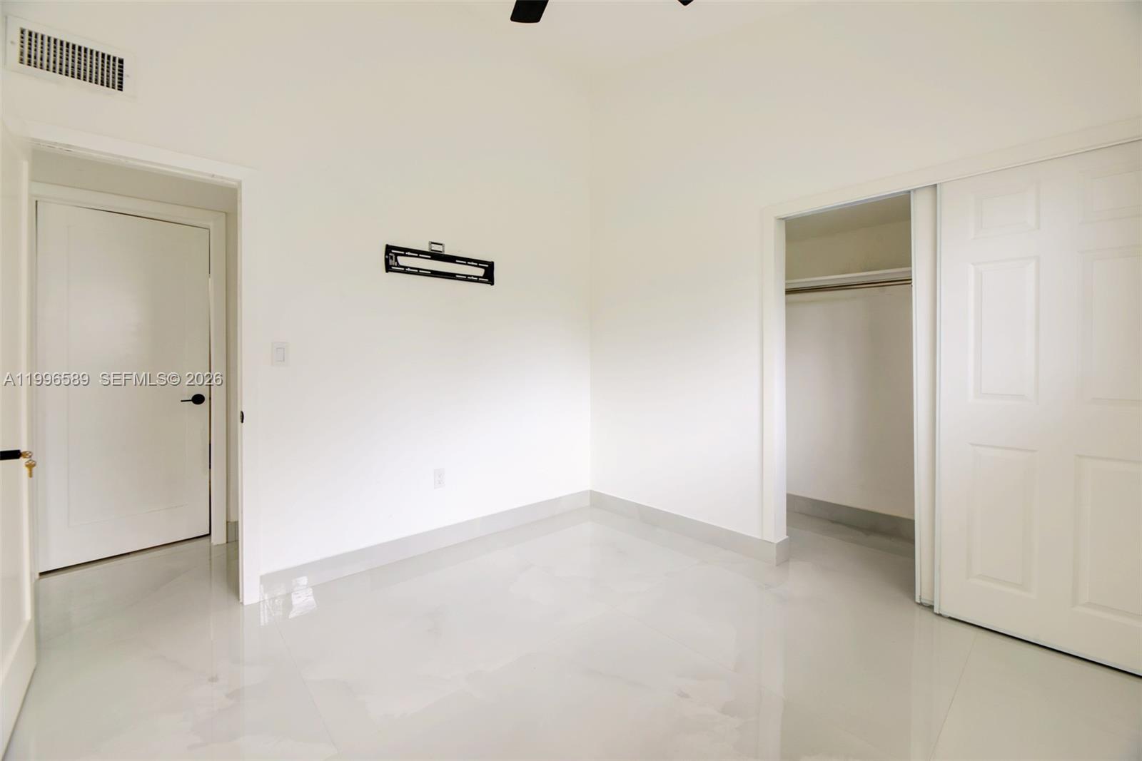 FLA FRUIT LANDS CO SUB NO - Residential Lease