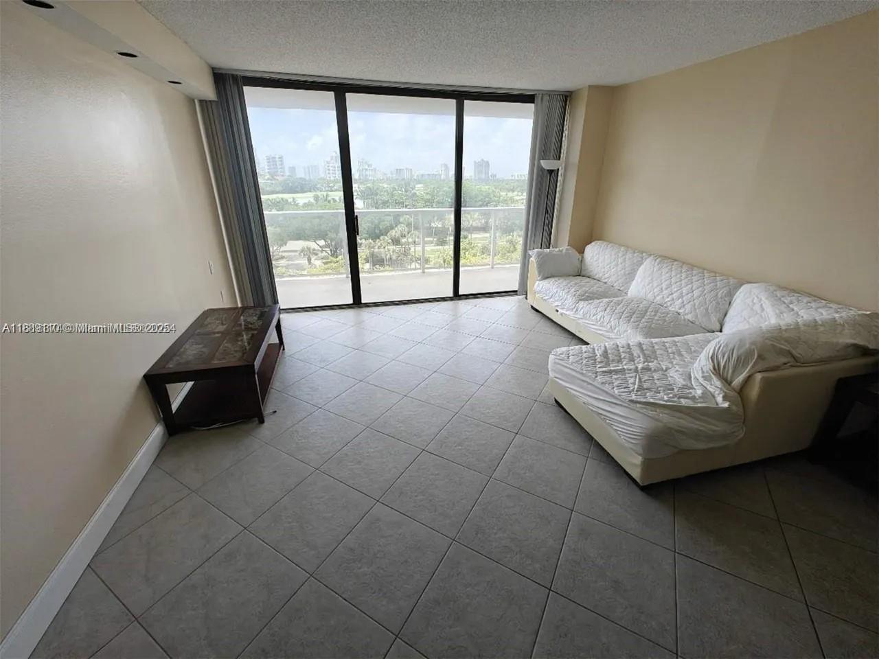 FLAMENCO CONDO-TOWER II - Residential