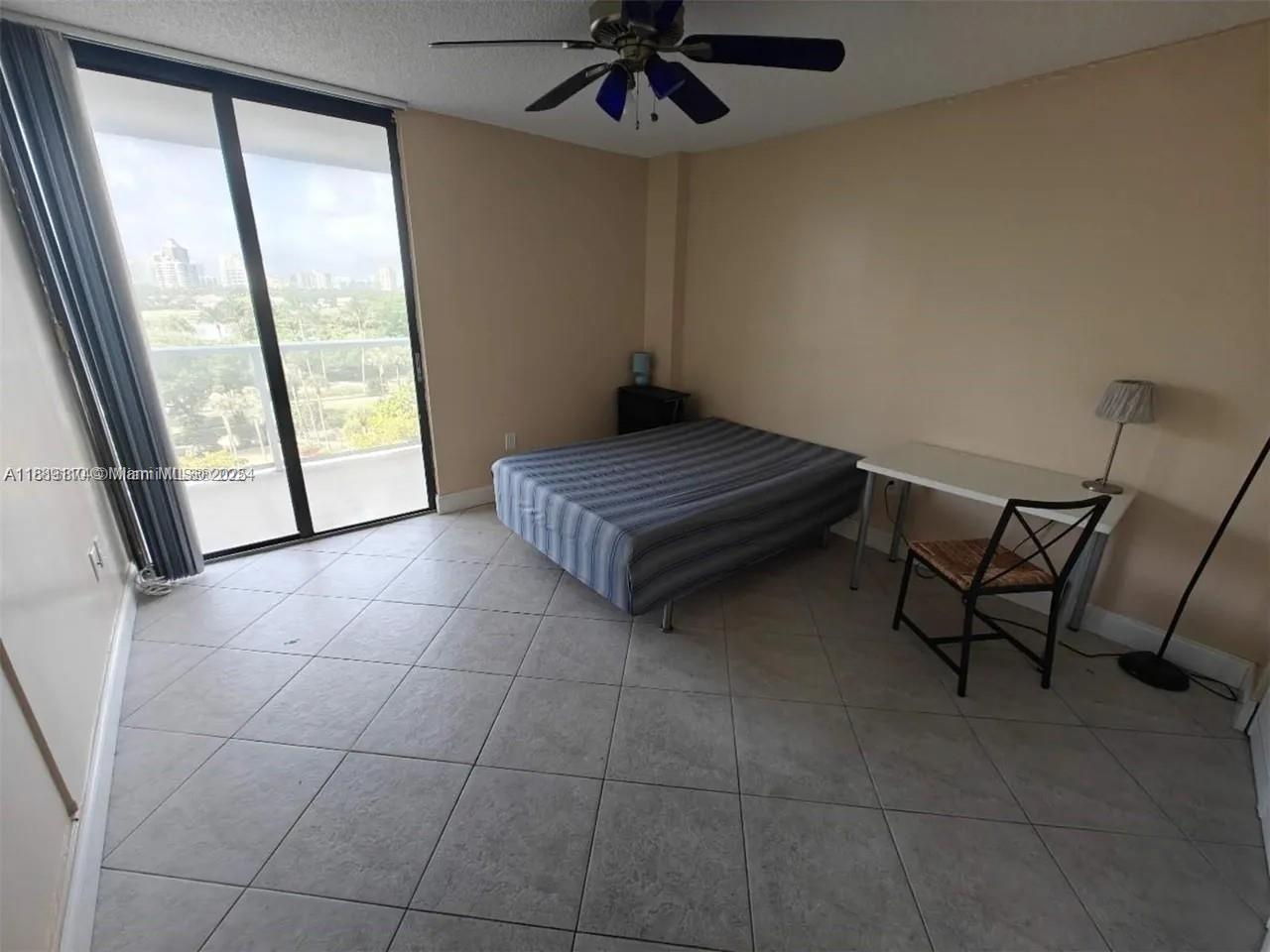 FLAMENCO CONDO-TOWER II - Residential