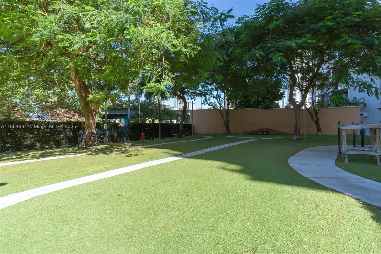 NEO CONDO - Residential