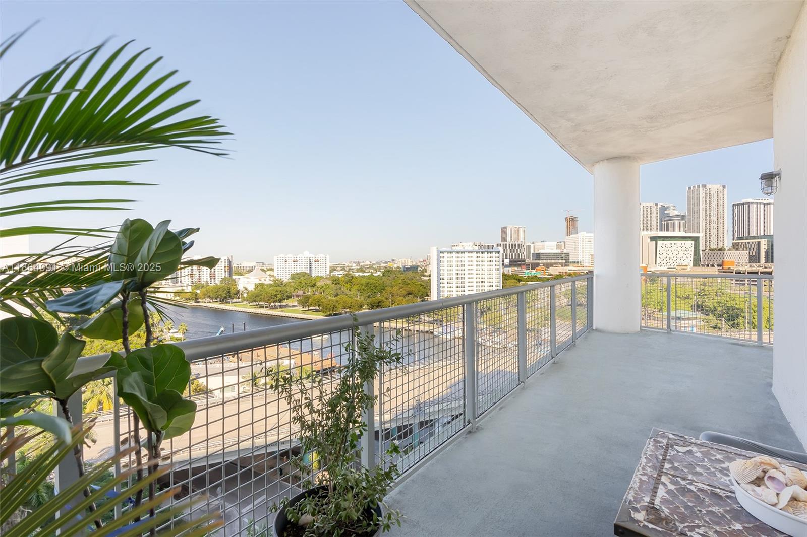 NEO CONDO - Residential