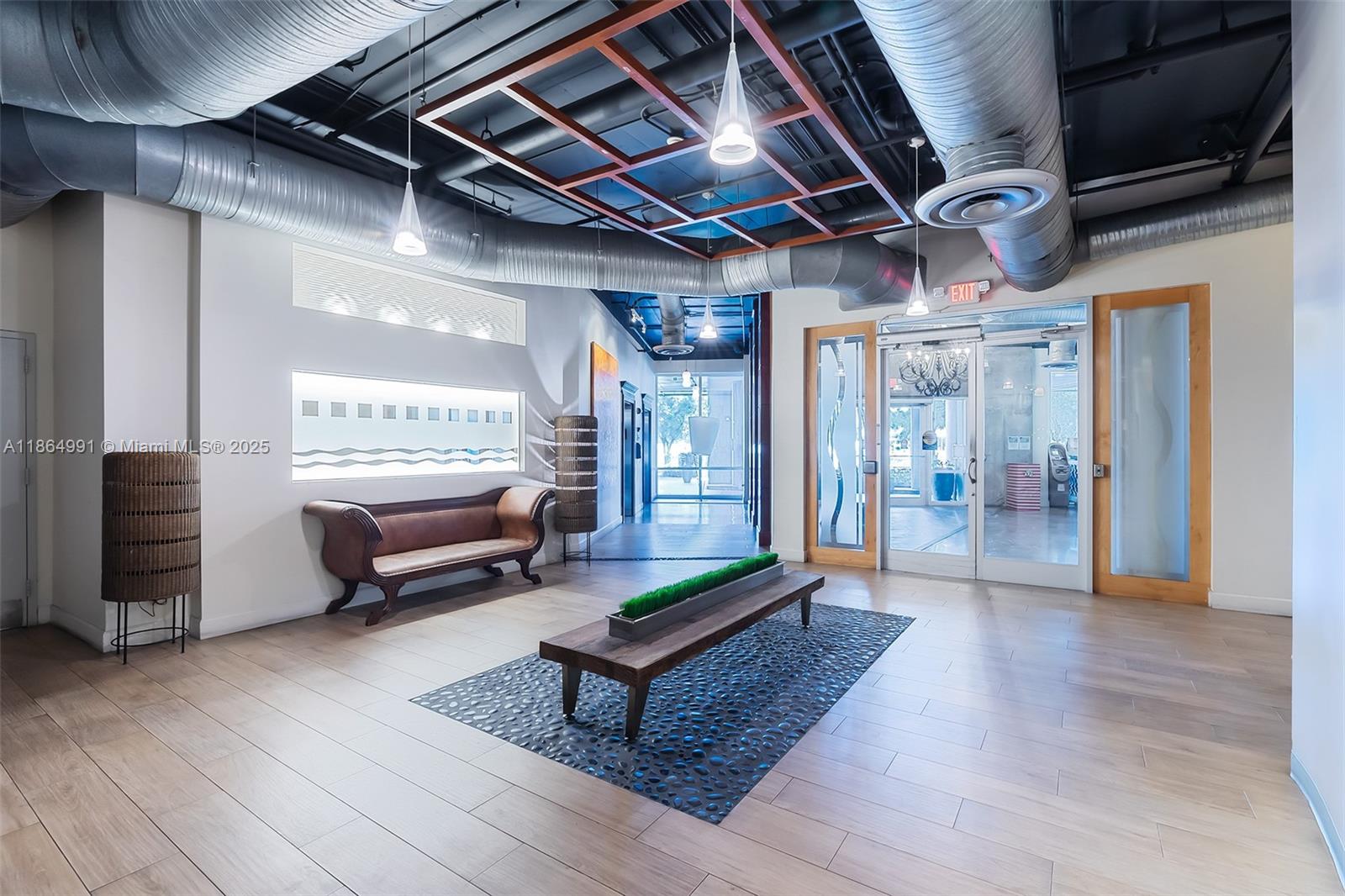 NEO CONDO - Residential