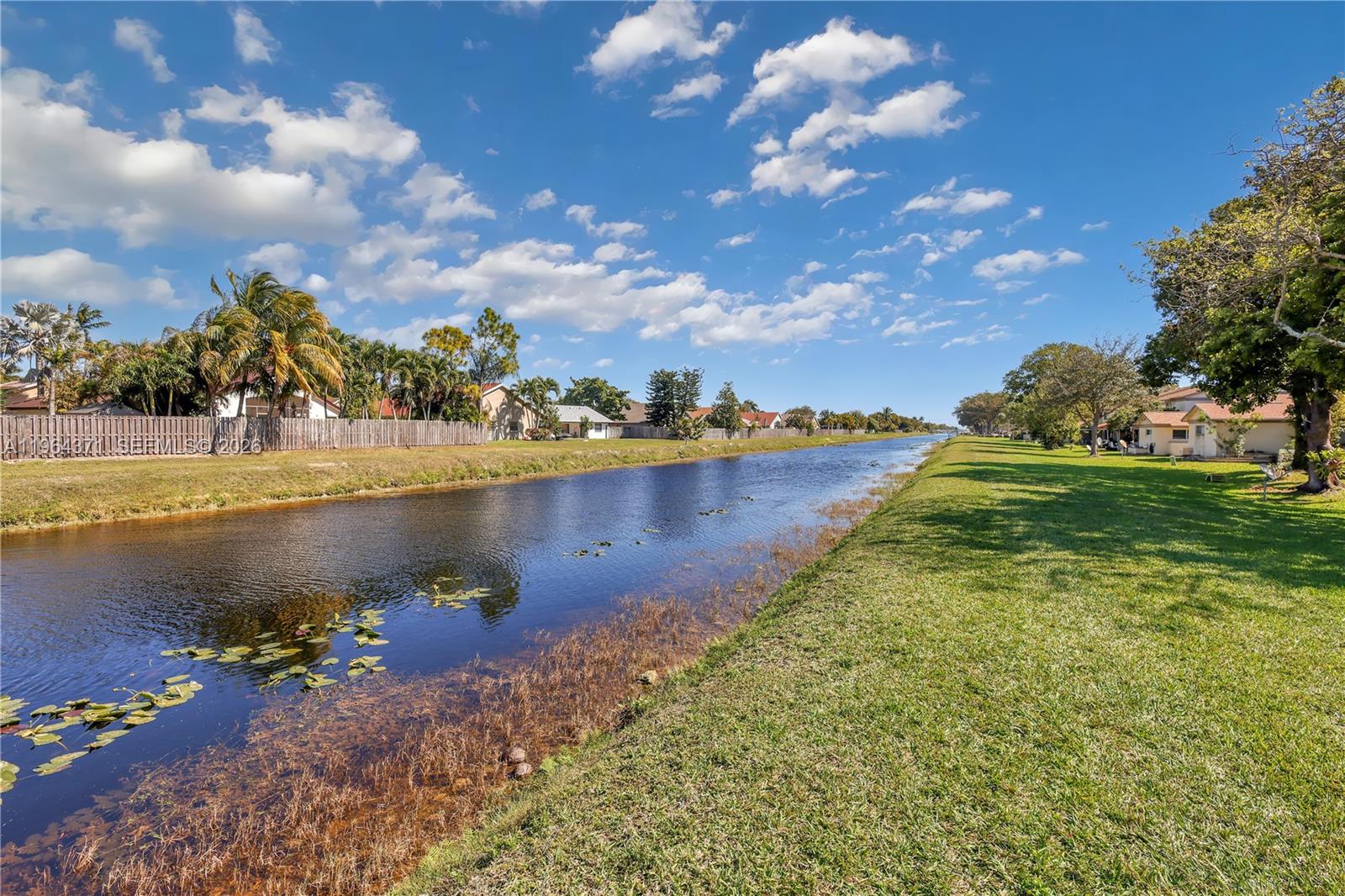 COUNTRY SQUIRE TOWNHOMES - Residential