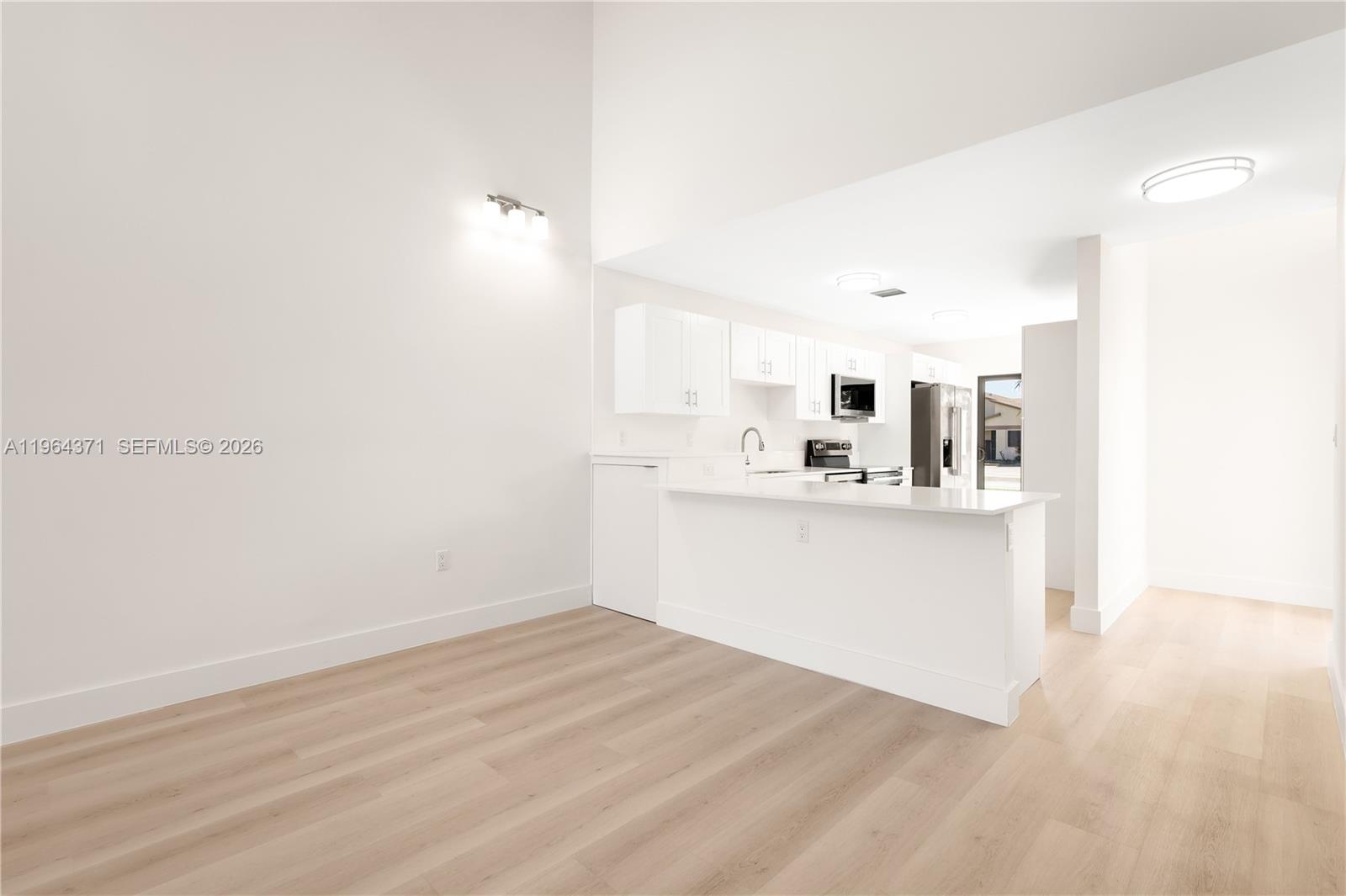 COUNTRY SQUIRE TOWNHOMES - Residential