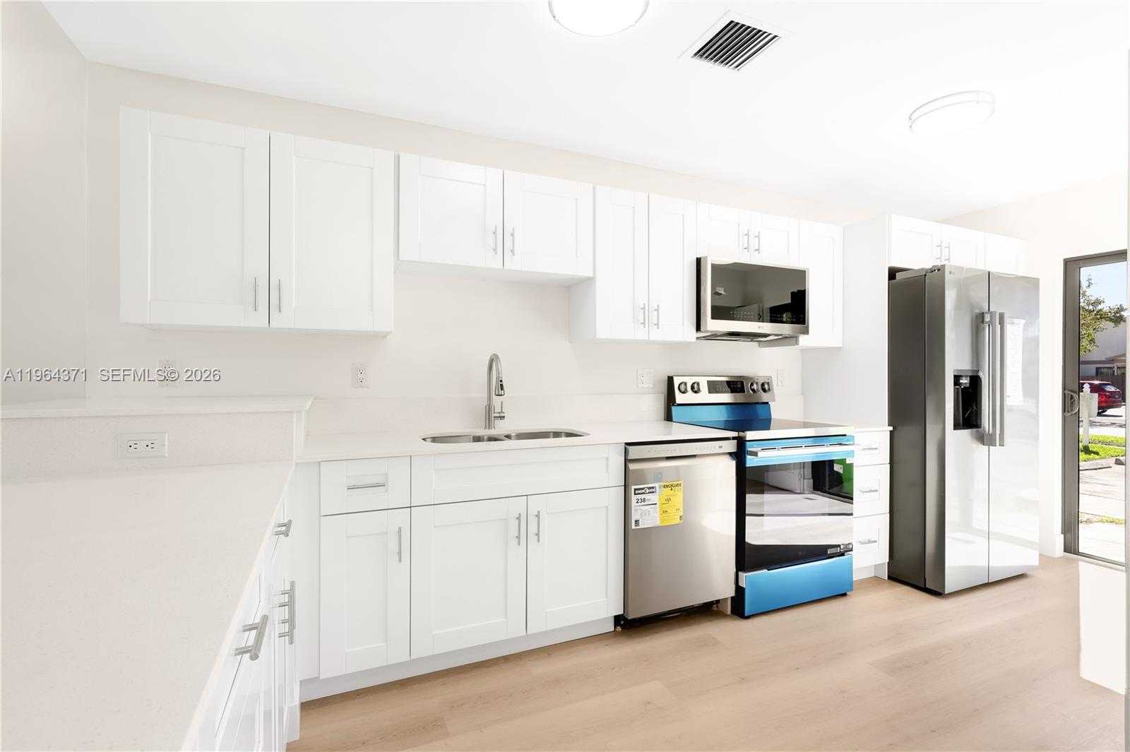 COUNTRY SQUIRE TOWNHOMES - Residential