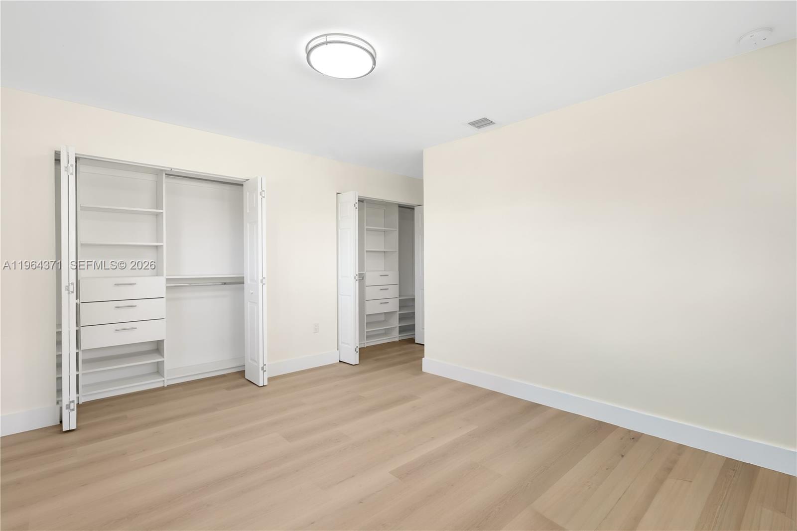 COUNTRY SQUIRE TOWNHOMES - Residential