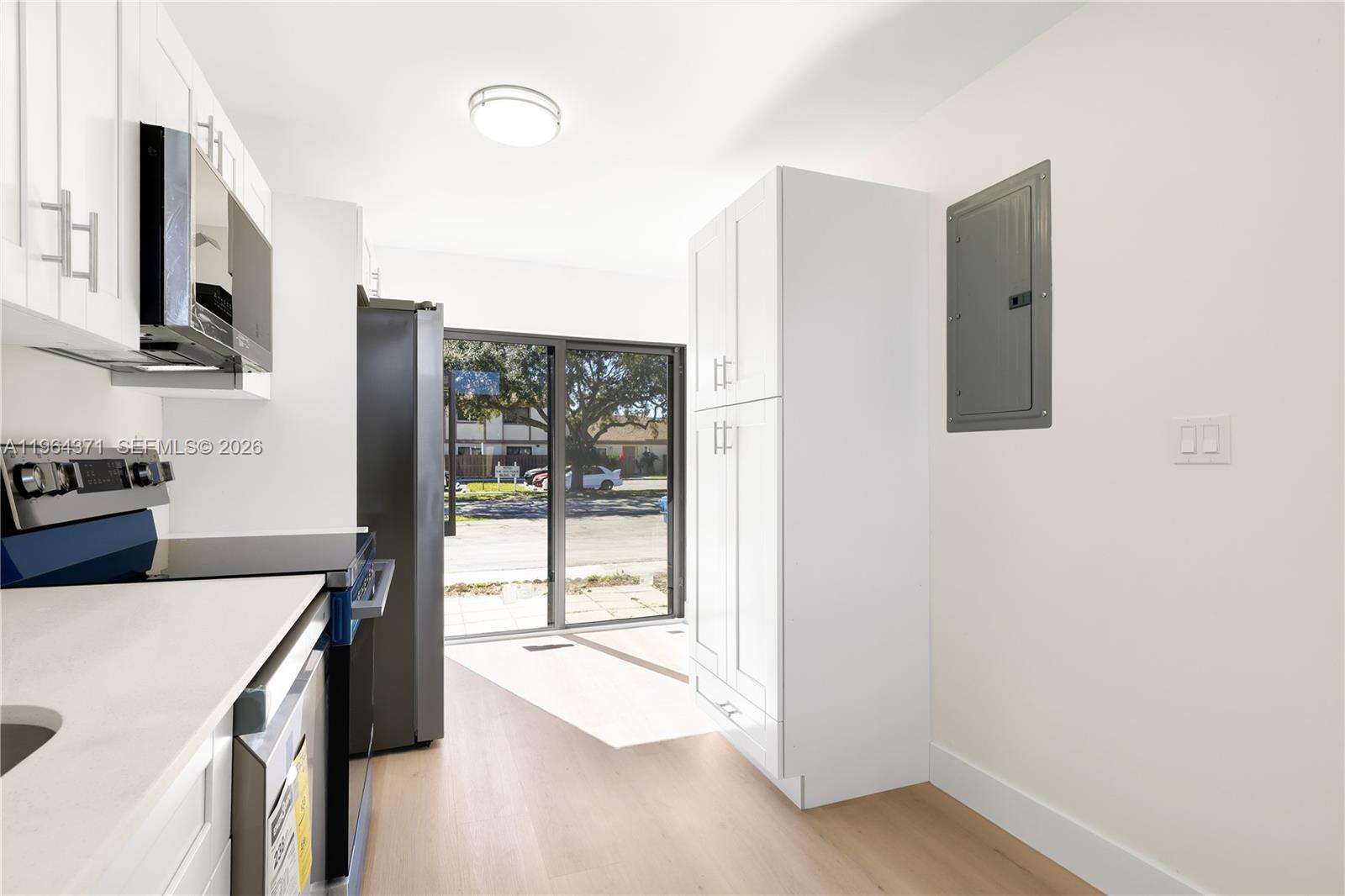 COUNTRY SQUIRE TOWNHOMES - Residential