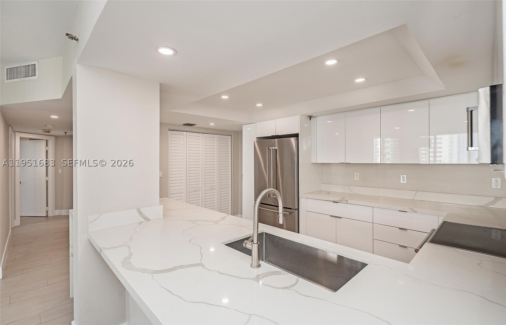 520 Brickell Key Dr A1010