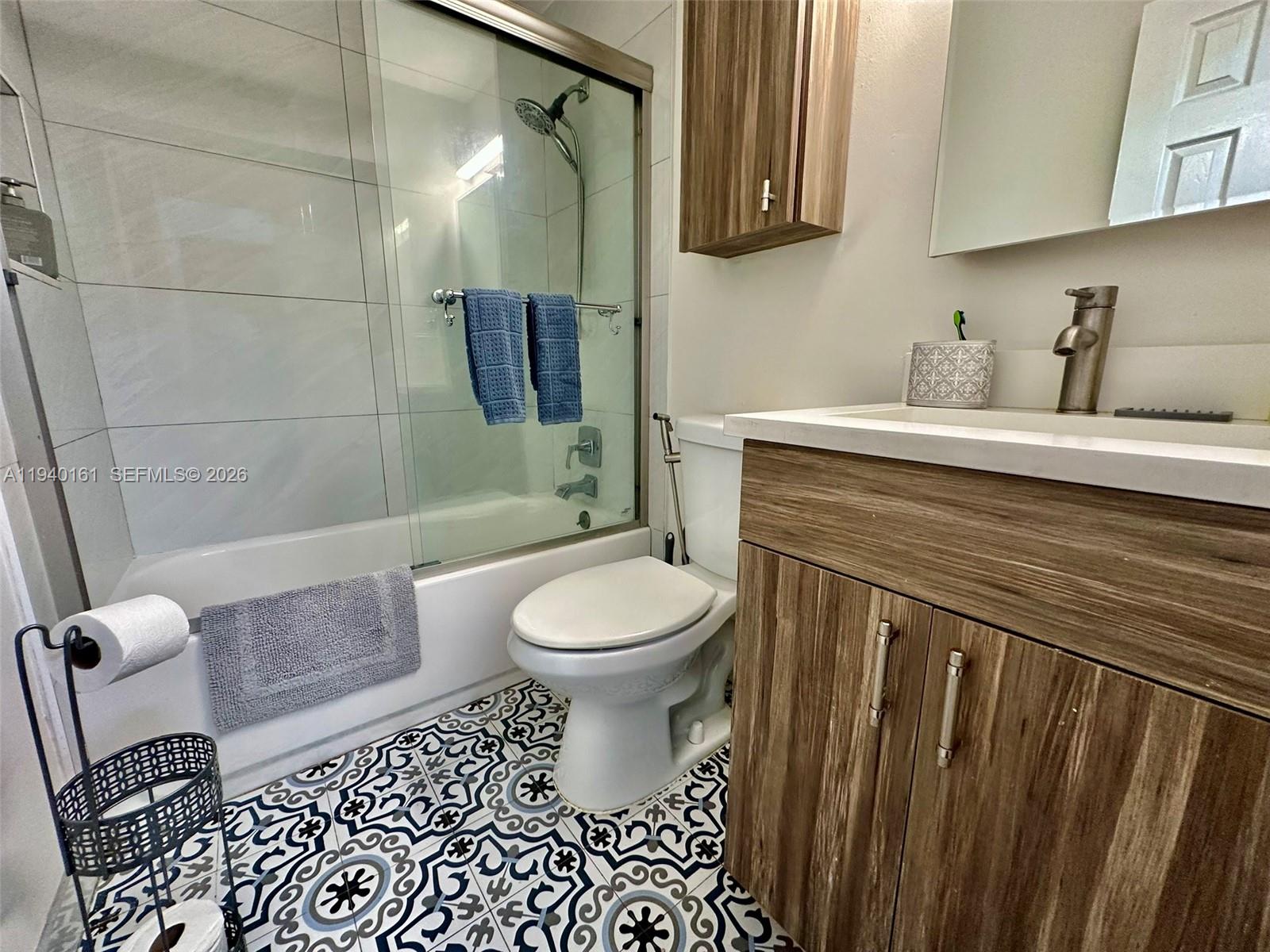 VICTORIA PARK CORR AMEN P - Residential Lease