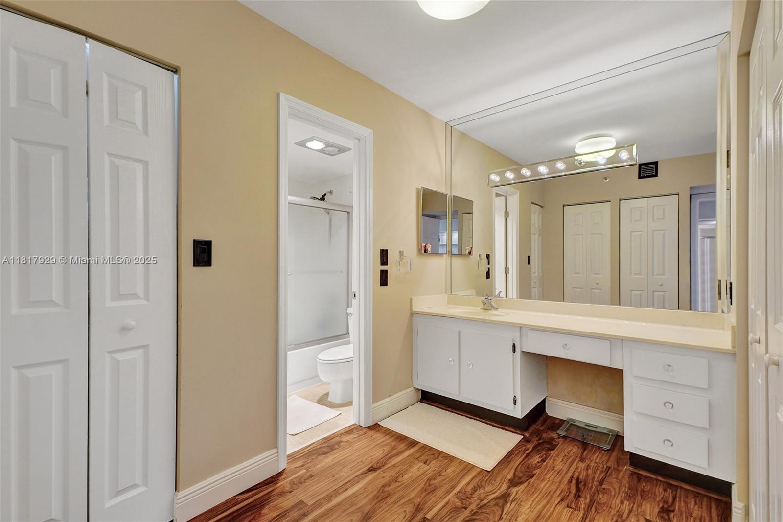 DELVISTA TOWERS CONDO TOW - Residential