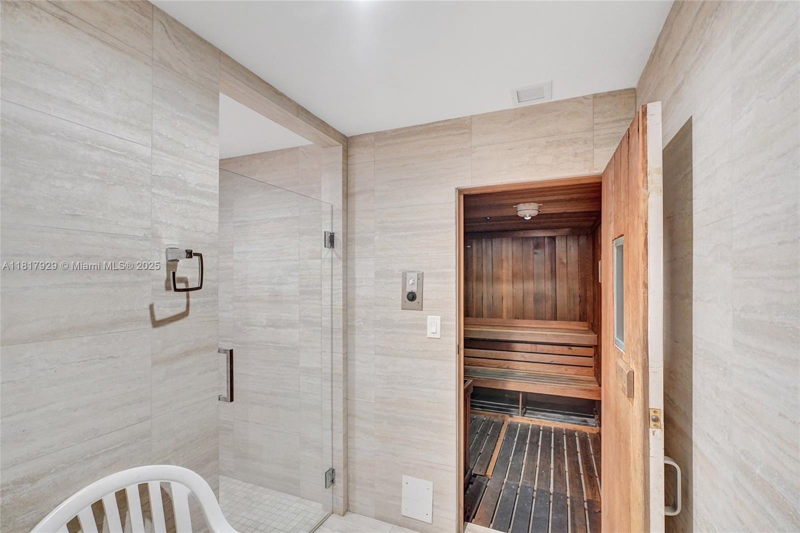 DELVISTA TOWERS CONDO TOW - Residential