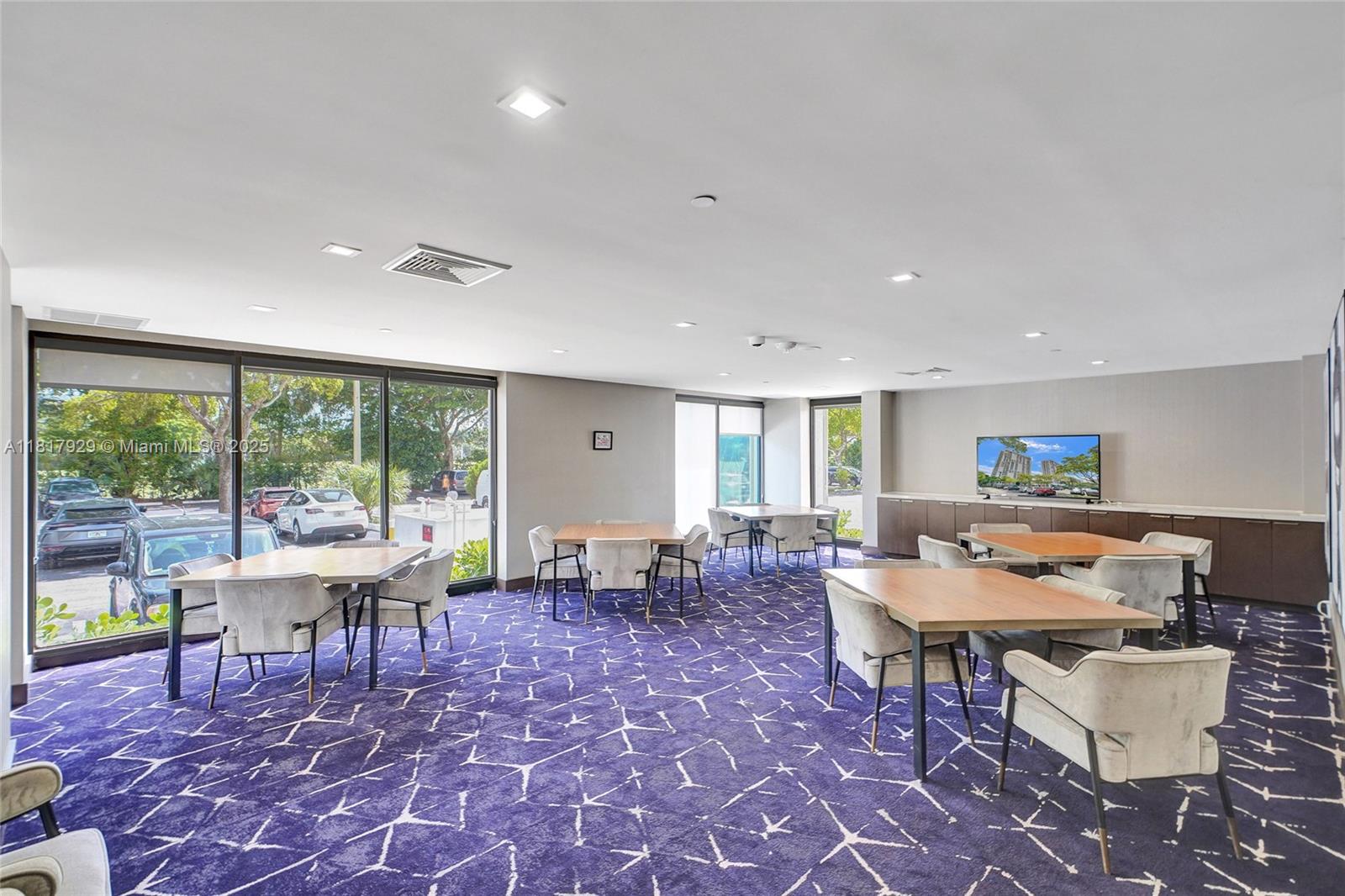 DELVISTA TOWERS CONDO TOW - Residential