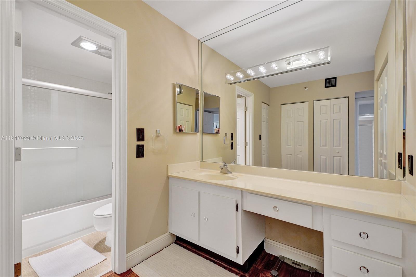 DELVISTA TOWERS CONDO TOW - Residential