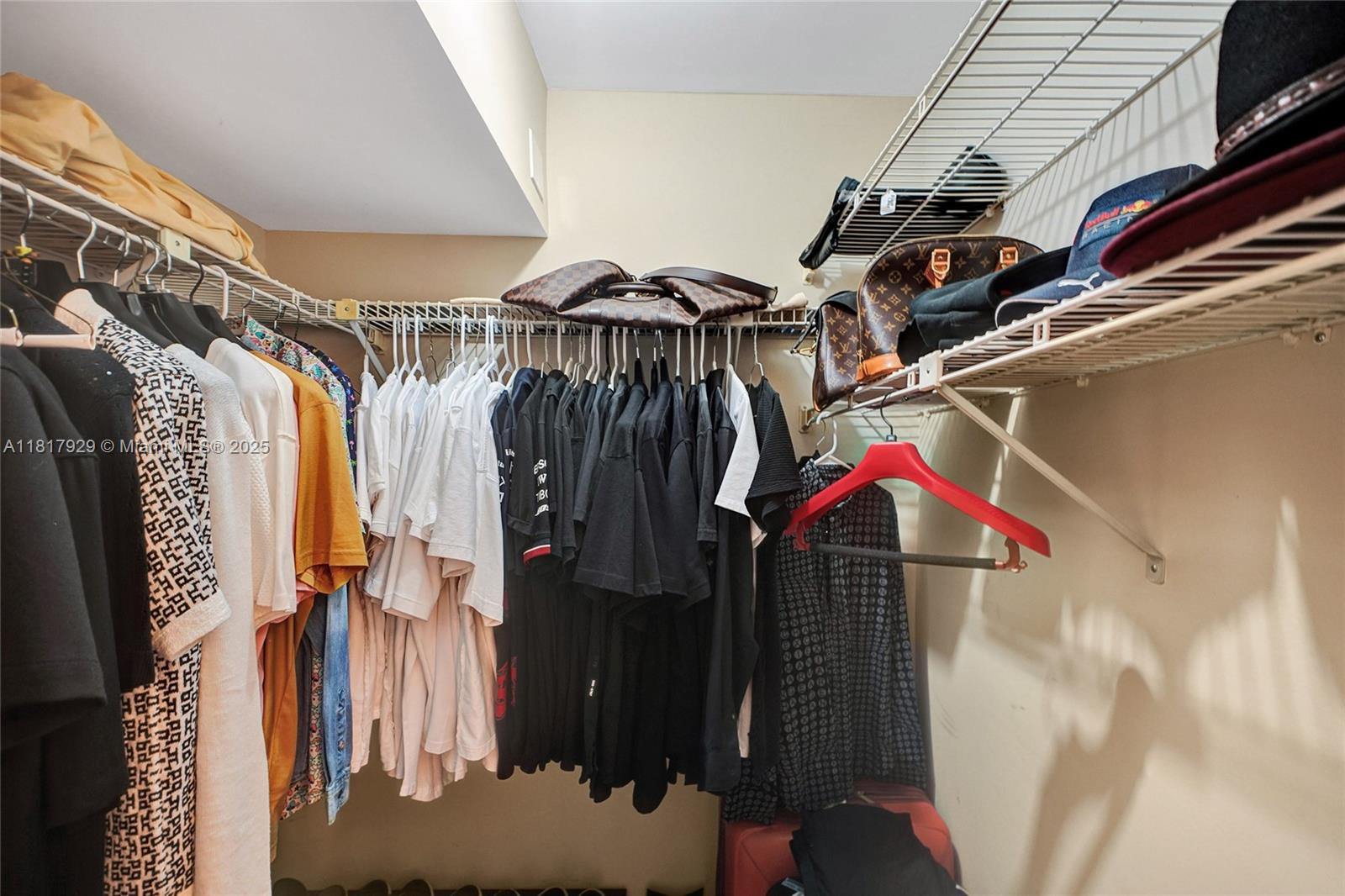 DELVISTA TOWERS CONDO TOW - Residential