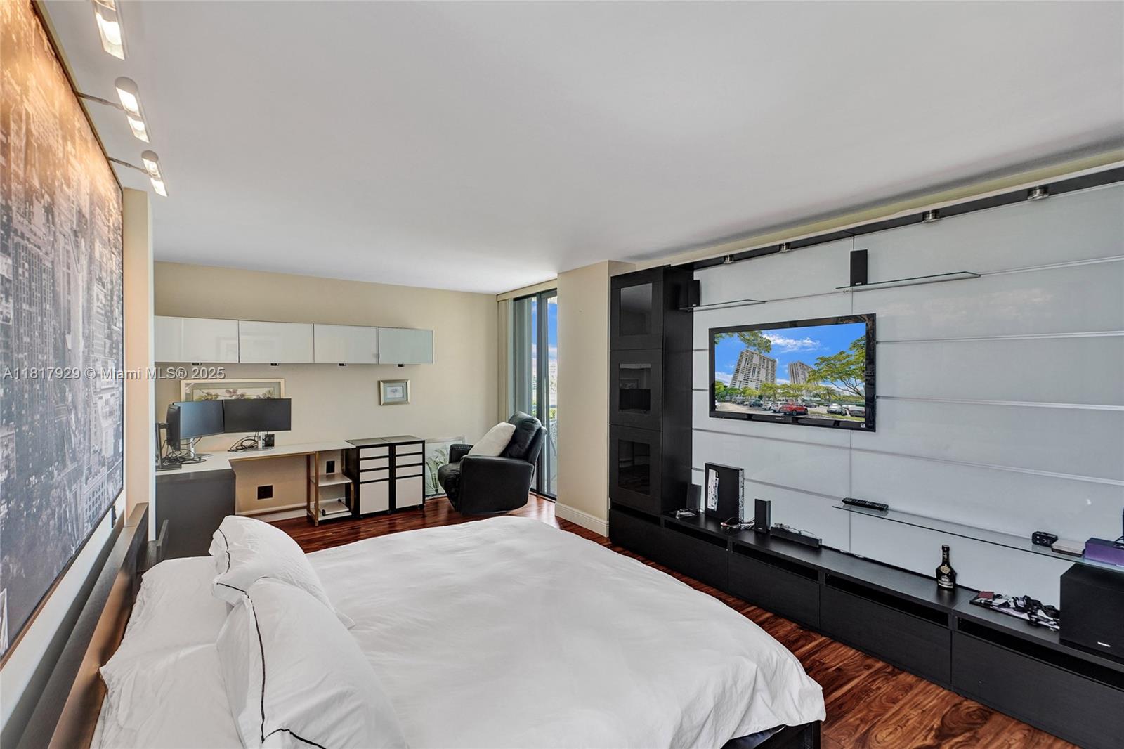 DELVISTA TOWERS CONDO TOW - Residential