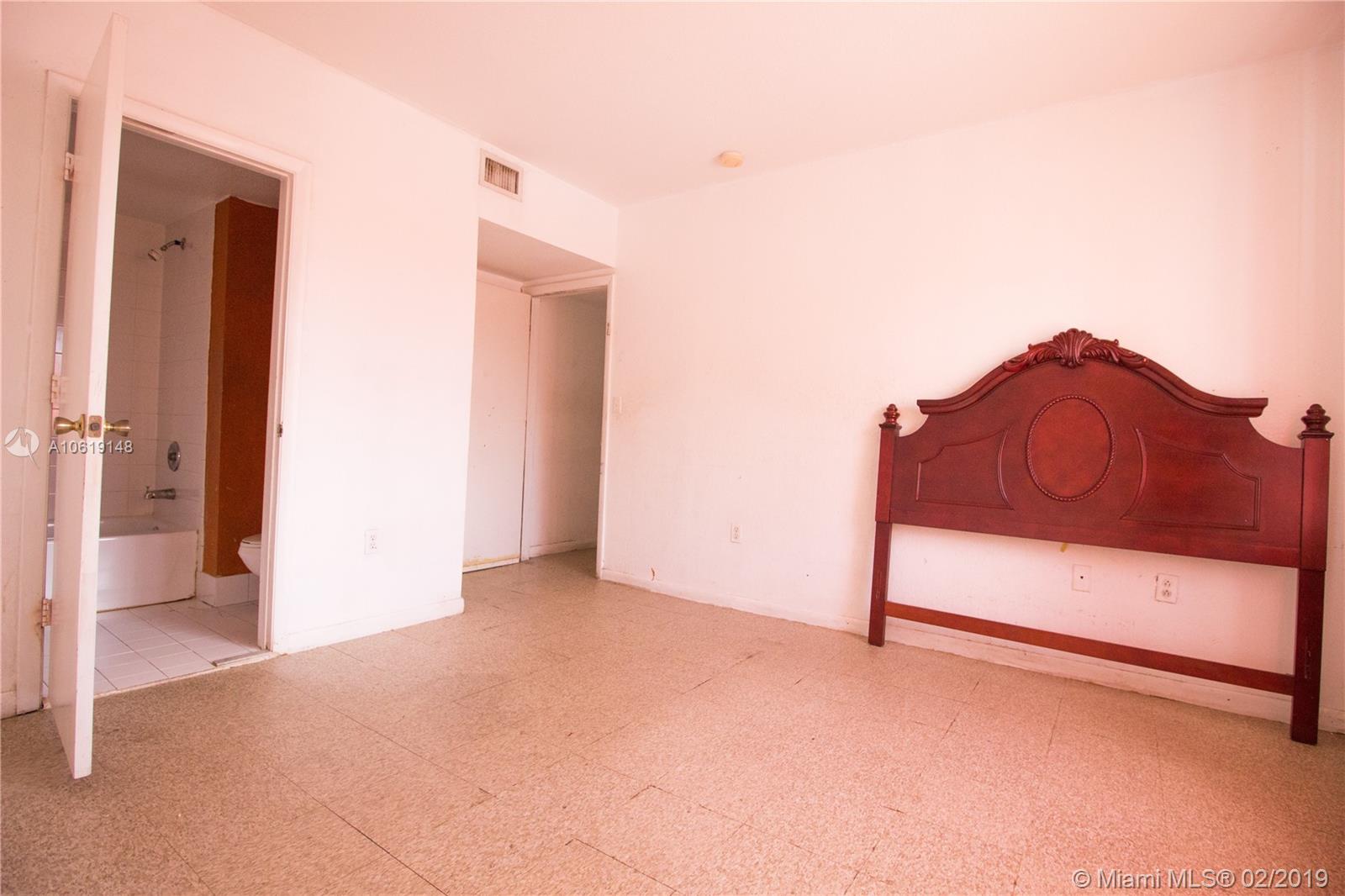 SUNSET PALM VILLAS CONDO - Residential