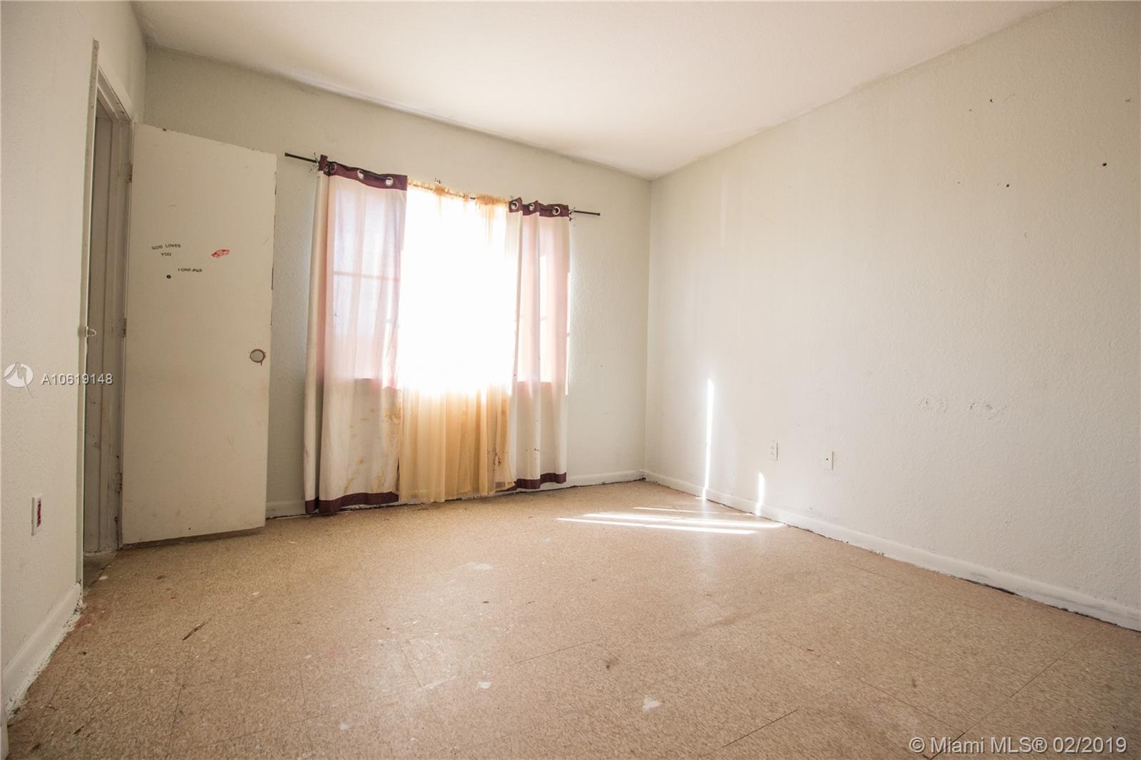 SUNSET PALM VILLAS CONDO - Residential