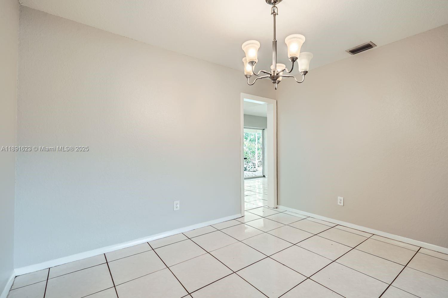 MIRROR LAKE ESTATES SEC T - Residential