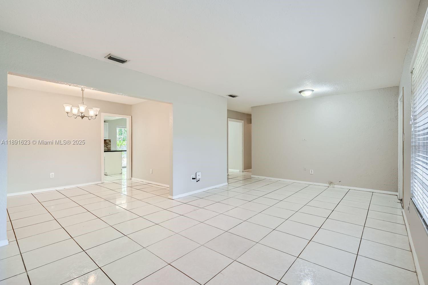 MIRROR LAKE ESTATES SEC T - Residential