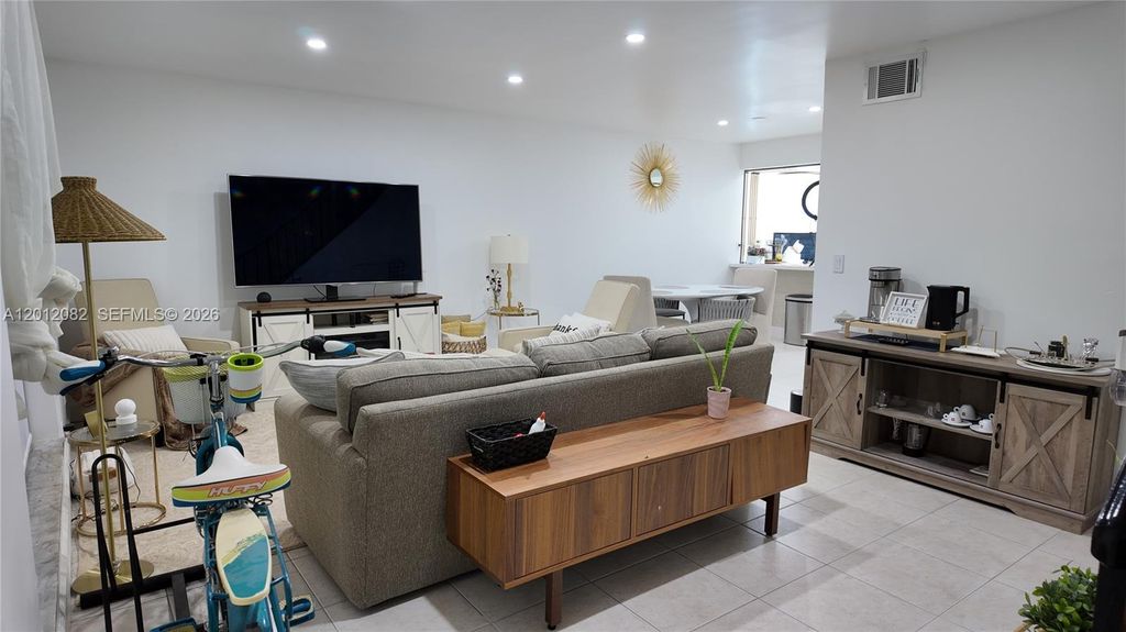 Photo of 1845 NW 4th Ave #17, Boca Raton, FL 33432 (MLS # A12012082)