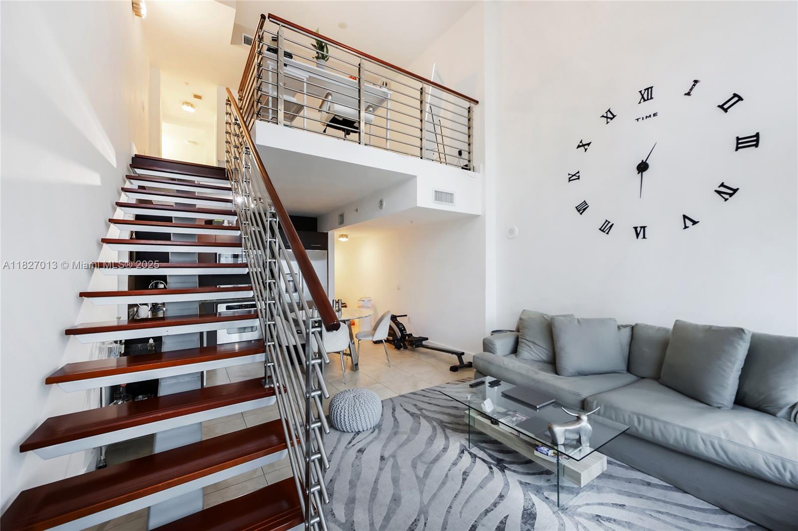 Great opportunity to rent a amazing apartment,easy to show. Call or text listing Jorge Ospina. Great location with everything you can possibly need within walking distance. Tenant Occupied until july 15Th
