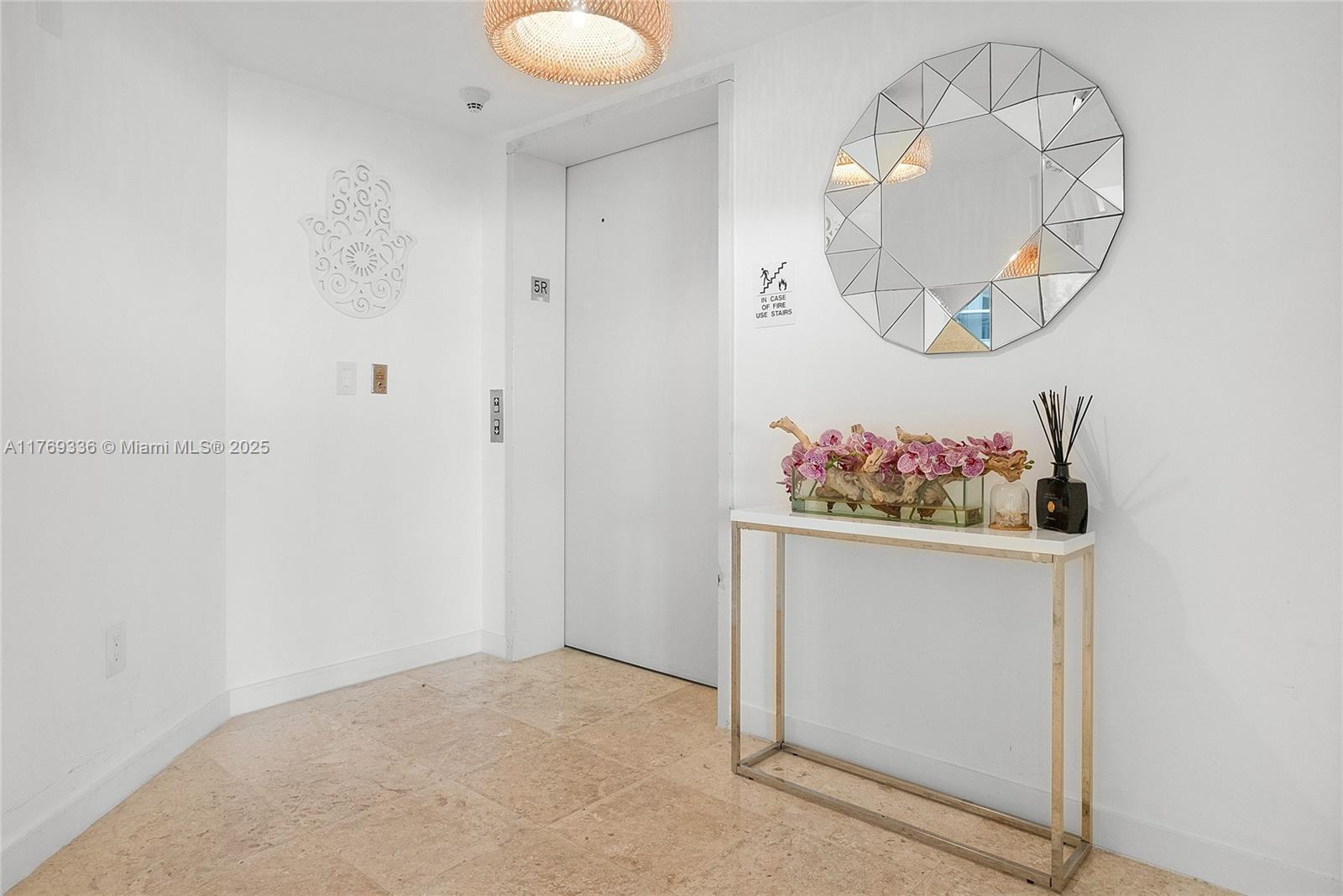 SOLIMAR CONDO - Residential