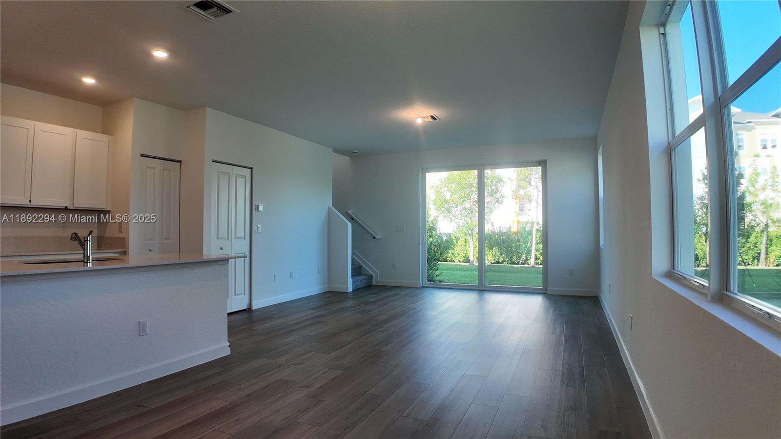 VERANDA PLAT NO. 9 - Residential Lease