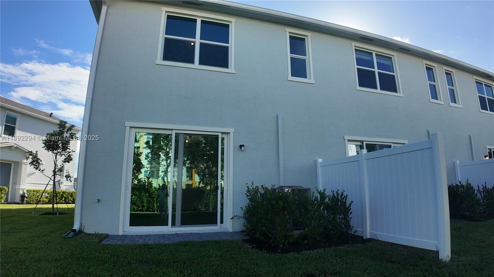 VERANDA PLAT NO. 9 - Residential Lease