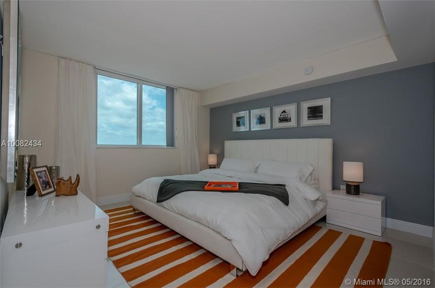 2 Bed with 2 full Baths. Features gorgeous River/Marina & City views. Open layout Modern kitchen, contemporary cabinetry, and stainless steel appliances. Porcelain Floors throughout all unit. Community is has lush landscaping, upgraded lobby, pool deck, gym, and great common areas with BBQ and more! Terrazas is conveniently located in the historic Miami River District adjacent to Sewell Park, next to all major hospitals w/easy access to major thoroughfares, and minutes from Brickell, Beaches and Airport.