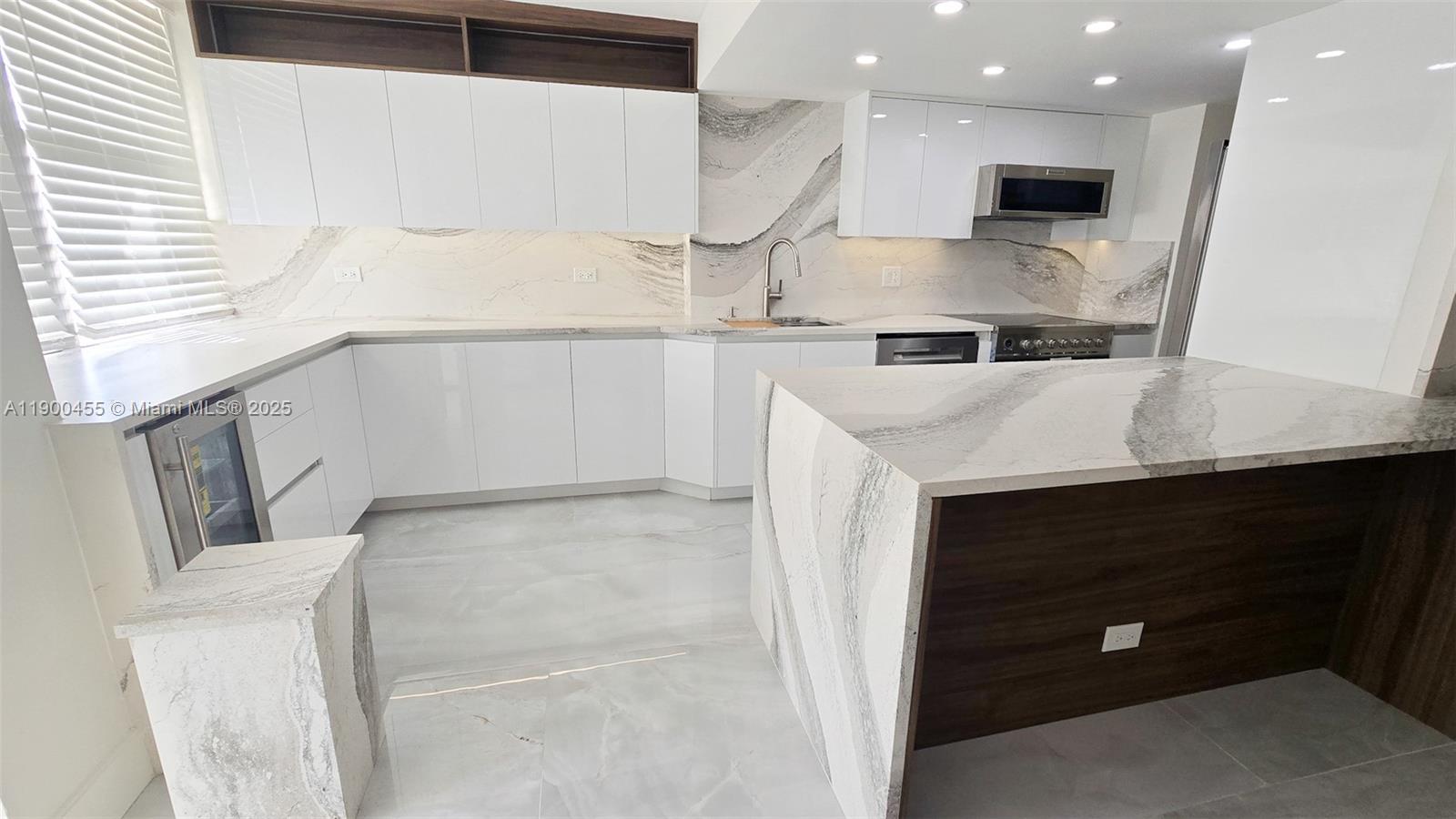 WINSTON TOWERS 100 CONDO - Residential Lease