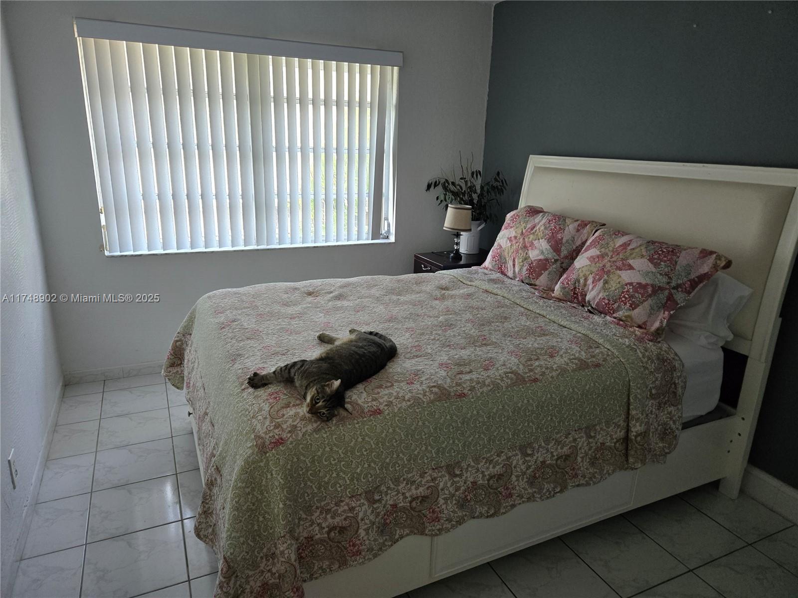 SOUTH LAKE VILLAS CONDO - Residential