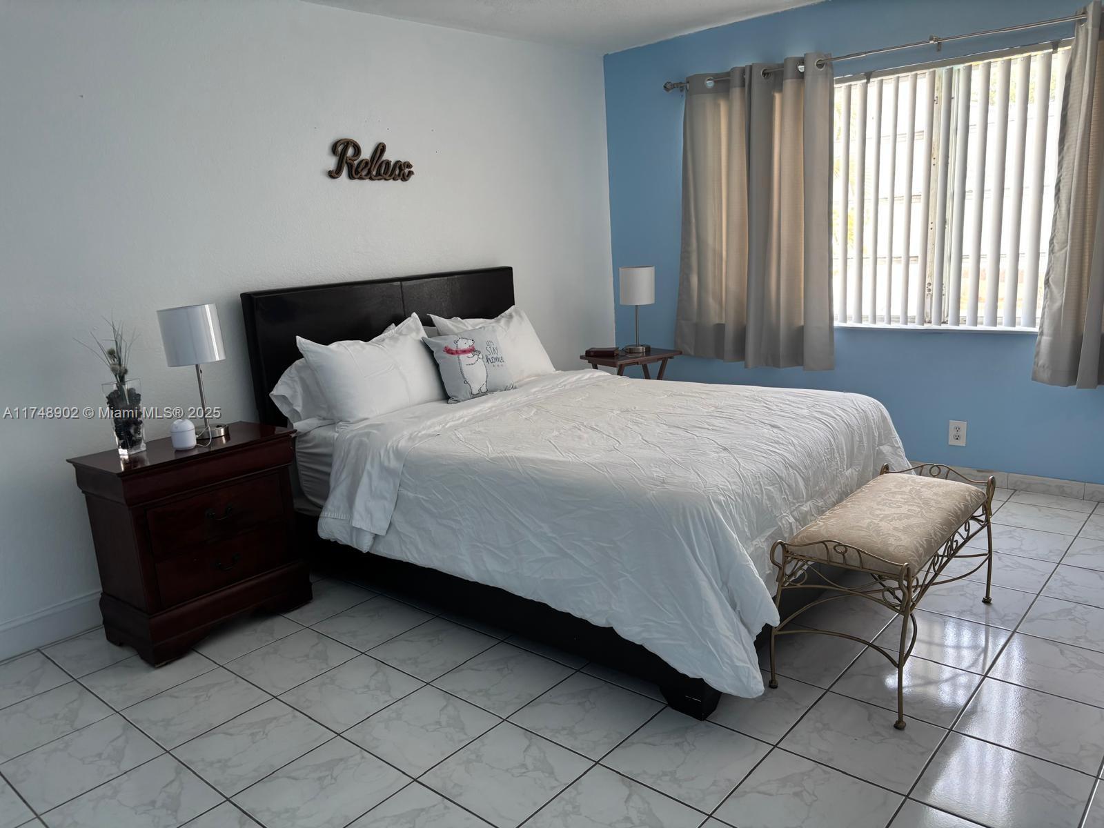 SOUTH LAKE VILLAS CONDO - Residential