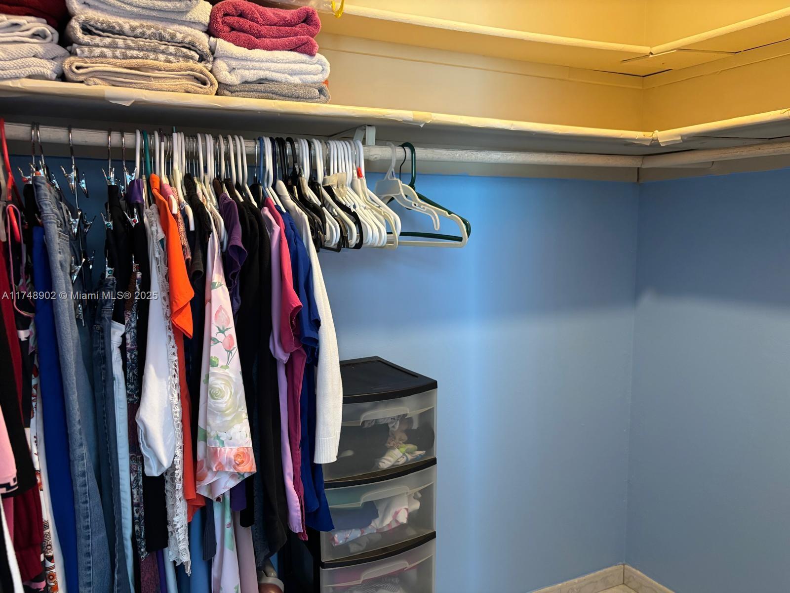 SOUTH LAKE VILLAS CONDO - Residential