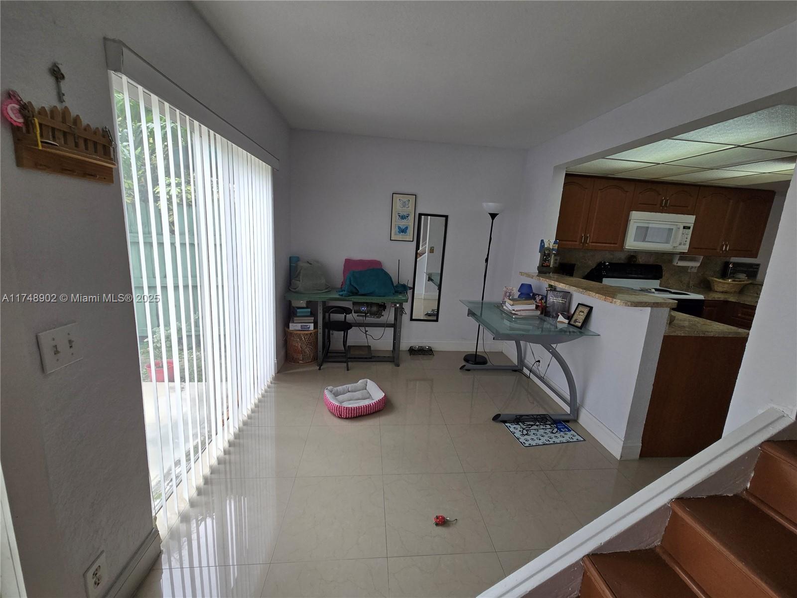 SOUTH LAKE VILLAS CONDO - Residential