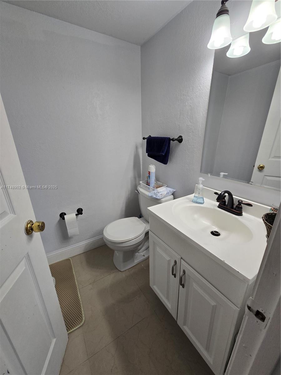 SOUTH LAKE VILLAS CONDO - Residential