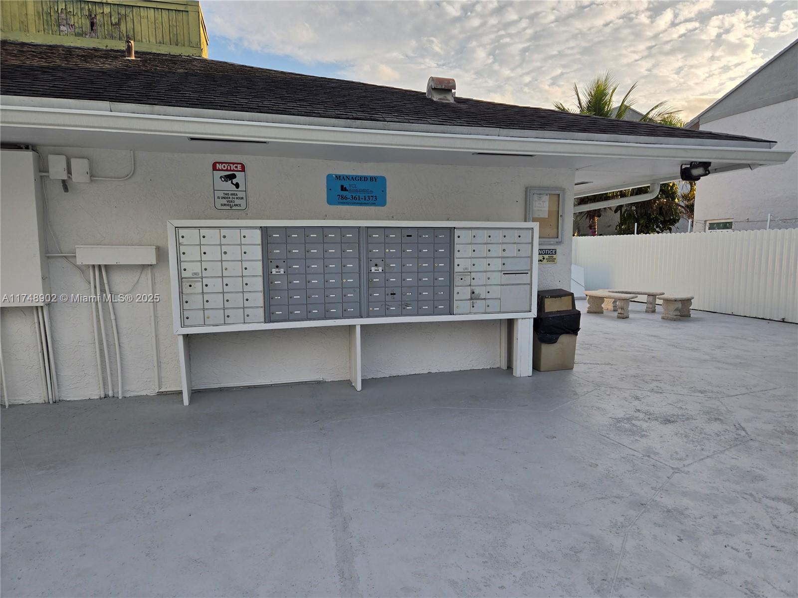 SOUTH LAKE VILLAS CONDO - Residential