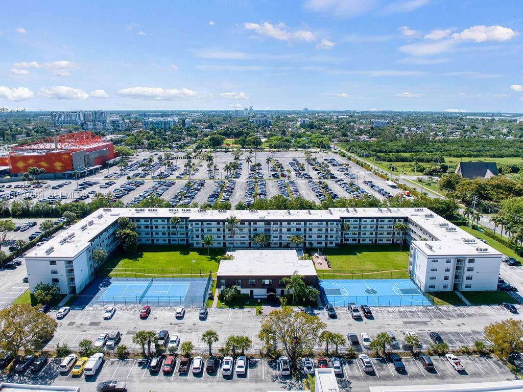 PALM VILLAGE CLUB CONDO - Residential