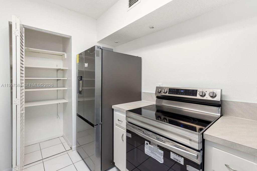 PALM VILLAGE CLUB CONDO - Residential