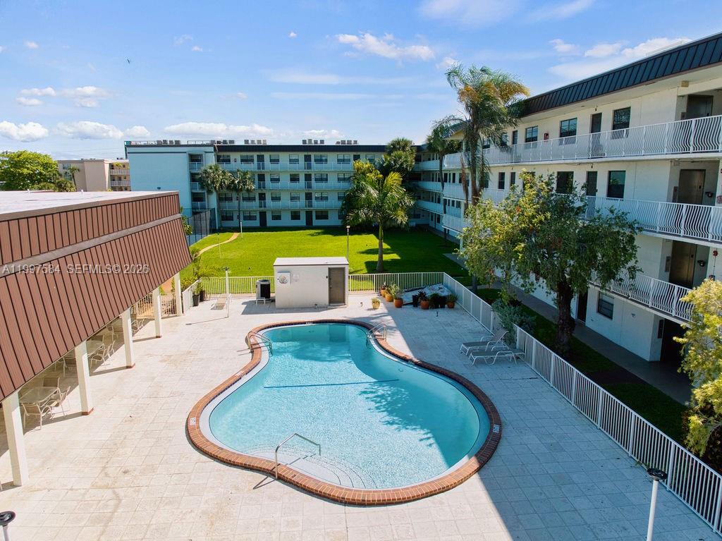 PALM VILLAGE CLUB CONDO - Residential
