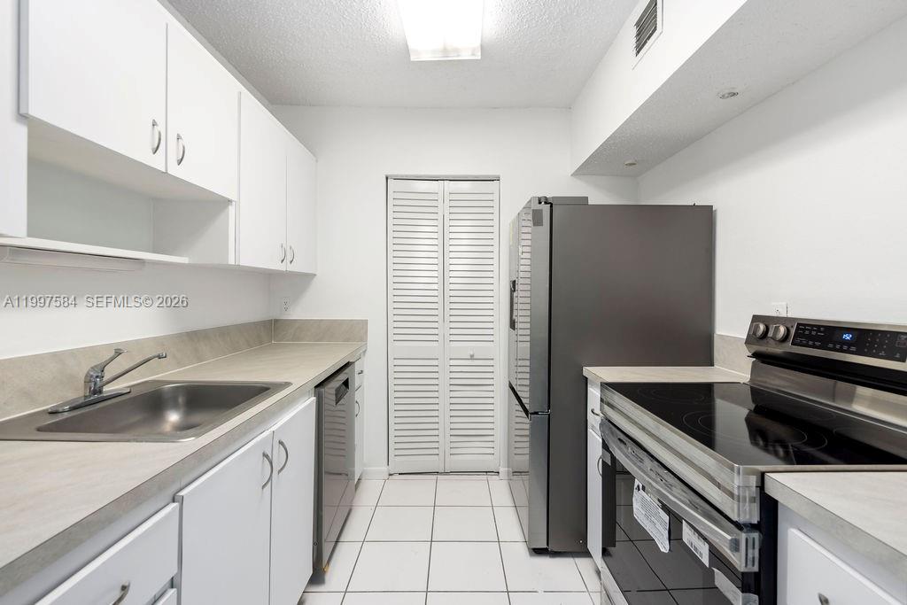 PALM VILLAGE CLUB CONDO - Residential