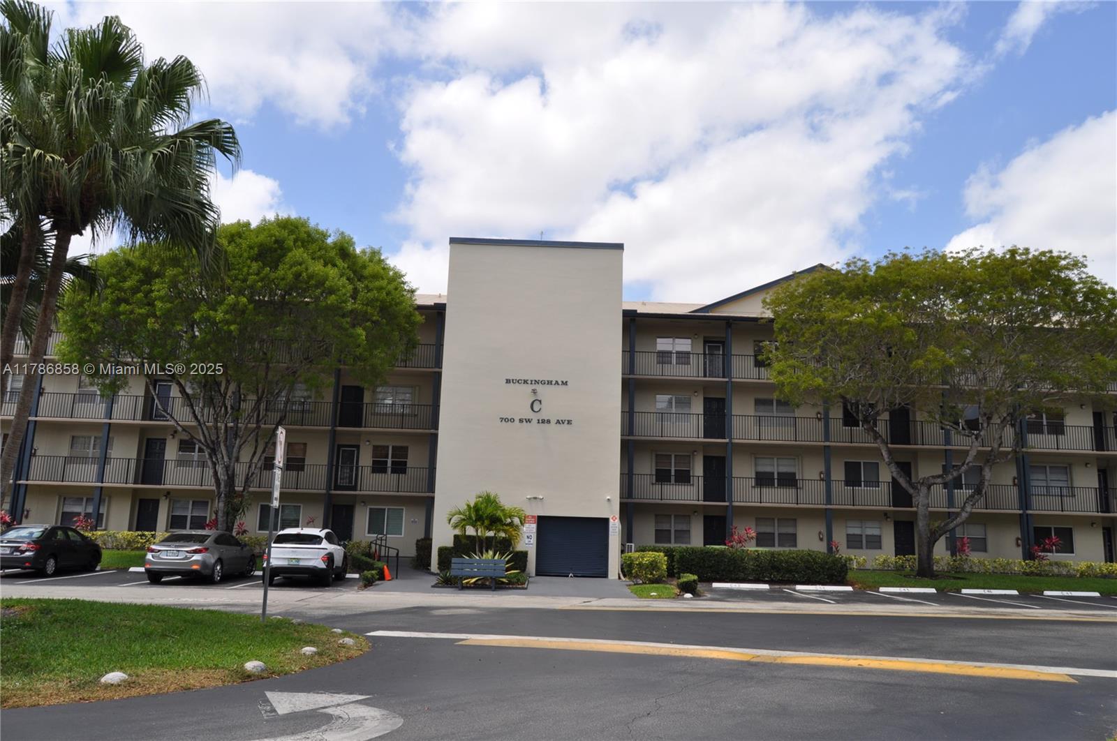 700 Sw 128 Ave 106C, Pembroke Pines, Miami-Dade County, Florida - 2 Bedrooms  
2 Bathrooms - 