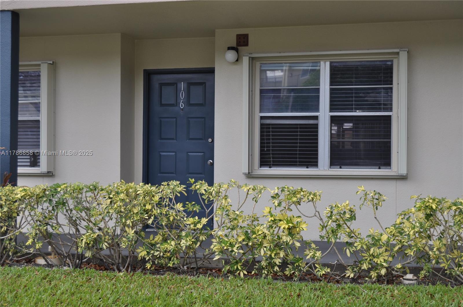 Property for Sale at 700 Sw 128 Ave 106C, Pembroke Pines, Miami-Dade County, Florida - Bedrooms: 2 
Bathrooms: 2  - $219,900