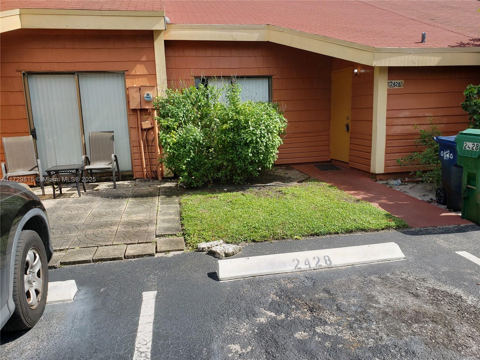 2428 Nw 55th Ter 2428, Lauderhill, Miami-Dade County, Florida - 2 Bedrooms  
1 Bathrooms - 