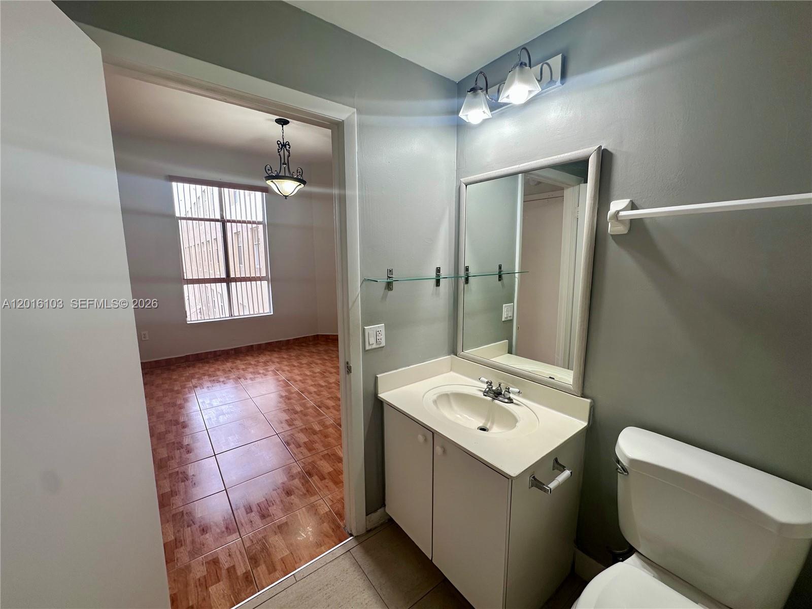 ROYAL PALMS CONDO - Residential