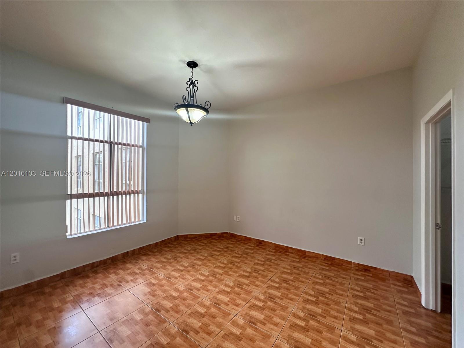 ROYAL PALMS CONDO - Residential