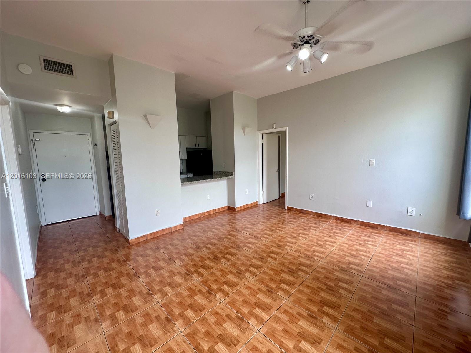 ROYAL PALMS CONDO - Residential